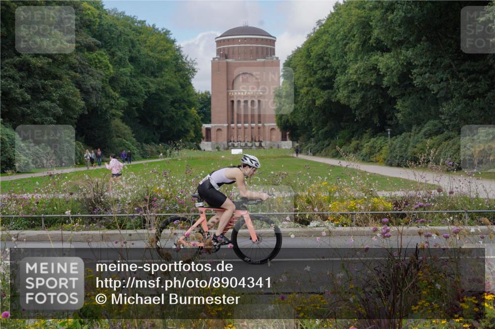 14.09.2025 - Stadtparktriathlon Michael Burmester http://msf.ph/oto/8904341 14.09.2025 11:18:32 Radfahren 868, 934, 935, 951, 976, 993, 1015 meine-sportfotos.de