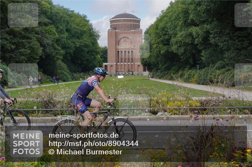 14.09.2025 - Stadtparktriathlon Michael Burmester http://msf.ph/oto/8904344 14.09.2025 11:18:41 Radfahren 724, 868, 932, 934, 985, 993, 1015 meine-sportfotos.de