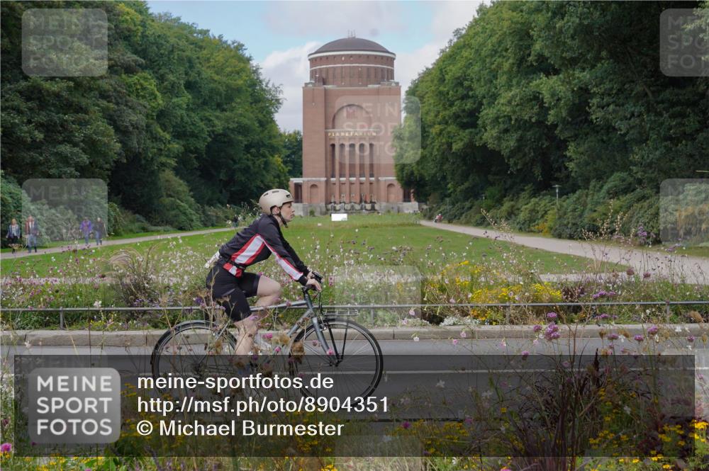 14.09.2025 - Stadtparktriathlon Michael Burmester http://msf.ph/oto/8904351 14.09.2025 11:18:58 Radfahren 996, 1006 meine-sportfotos.de