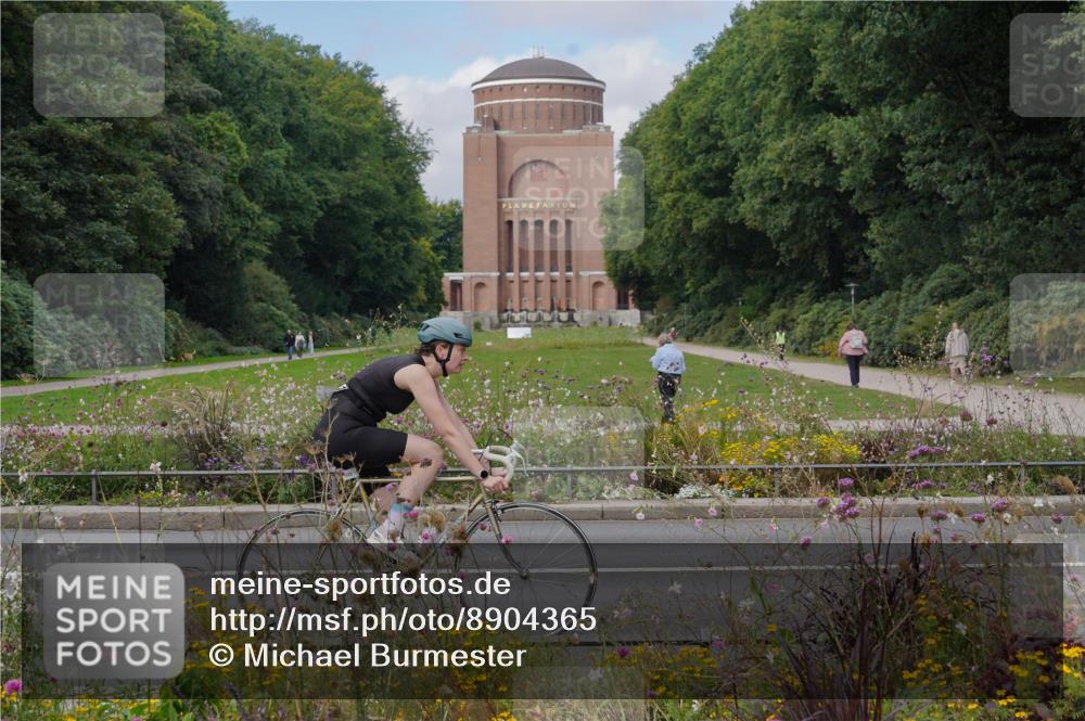 14.09.2025 - Stadtparktriathlon Michael Burmester http://msf.ph/oto/8904365 14.09.2025 11:19:50 Radfahren 825, 836, 898, 1009, 1020 meine-sportfotos.de