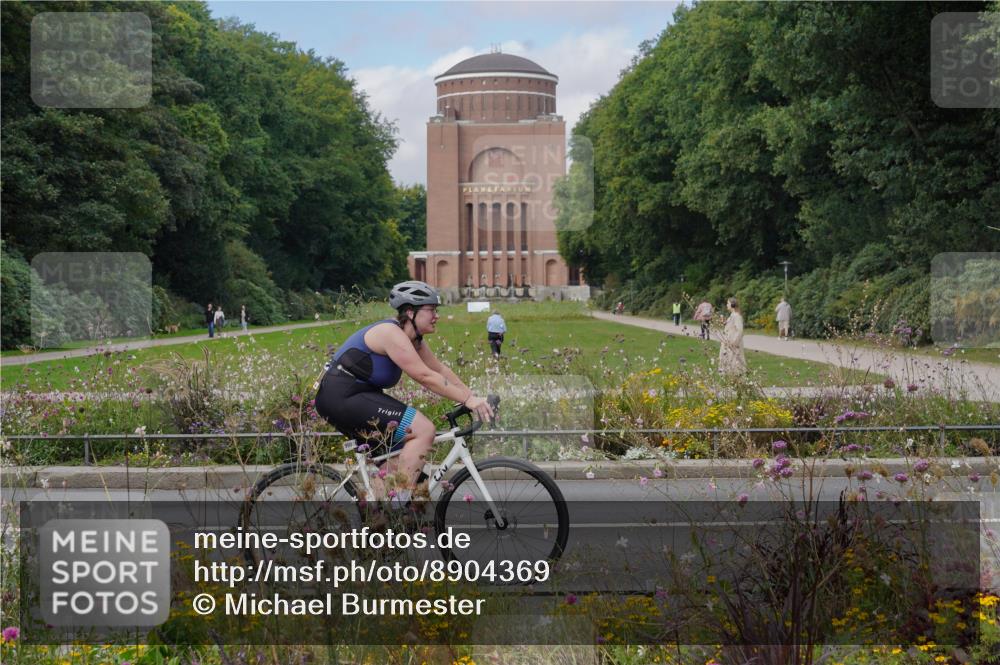 14.09.2025 - Stadtparktriathlon Michael Burmester http://msf.ph/oto/8904369 14.09.2025 11:20:04 Radfahren 841, 867, 925, 975, 984, 990 meine-sportfotos.de