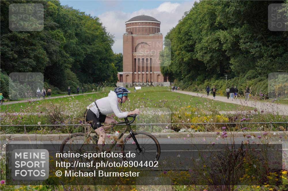 14.09.2025 - Stadtparktriathlon Michael Burmester http://msf.ph/oto/8904402 14.09.2025 11:21:55 Radfahren 828, 873, 945, 978, 981 meine-sportfotos.de
