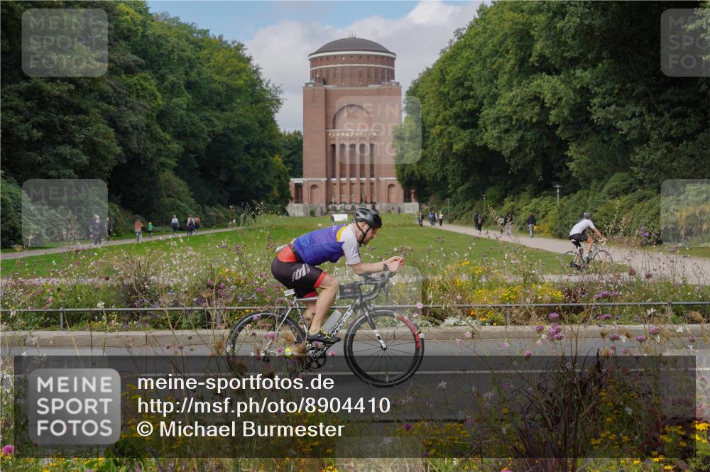 14.09.2025 - Stadtparktriathlon Michael Burmester http://msf.ph/oto/8904410 14.09.2025 11:22:15 Radfahren 842, 855, 929, 952, 964, 972, 997, 1007, 1014 meine-sportfotos.de