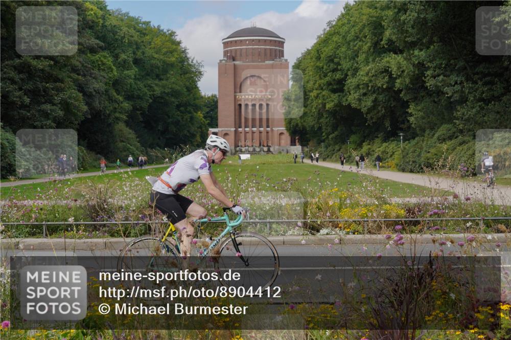 14.09.2025 - Stadtparktriathlon Michael Burmester http://msf.ph/oto/8904412 14.09.2025 11:22:17 Radfahren 842, 850, 855, 929, 952, 964, 972, 997 meine-sportfotos.de