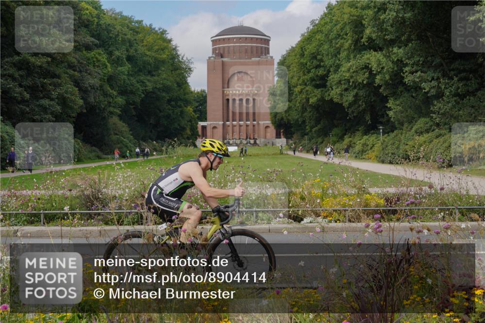 14.09.2025 - Stadtparktriathlon Michael Burmester http://msf.ph/oto/8904414 14.09.2025 11:22:25 Radfahren 850, 880, 901, 997 meine-sportfotos.de