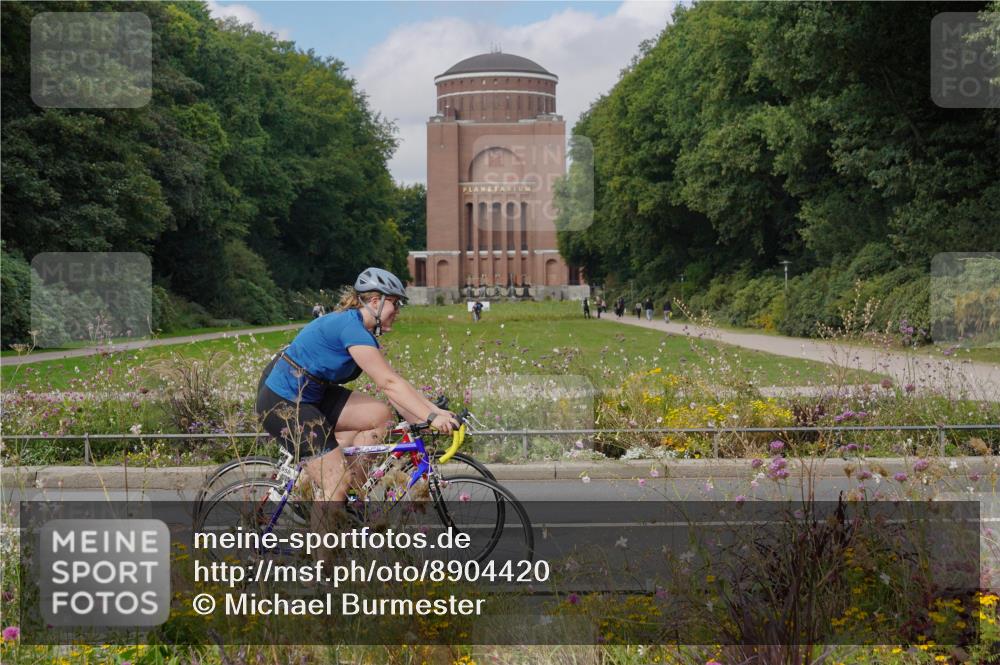 14.09.2025 - Stadtparktriathlon Michael Burmester http://msf.ph/oto/8904420 14.09.2025 11:22:43 Radfahren 857, 862, 870, 875, 892, 921, 957, 958, 998 meine-sportfotos.de