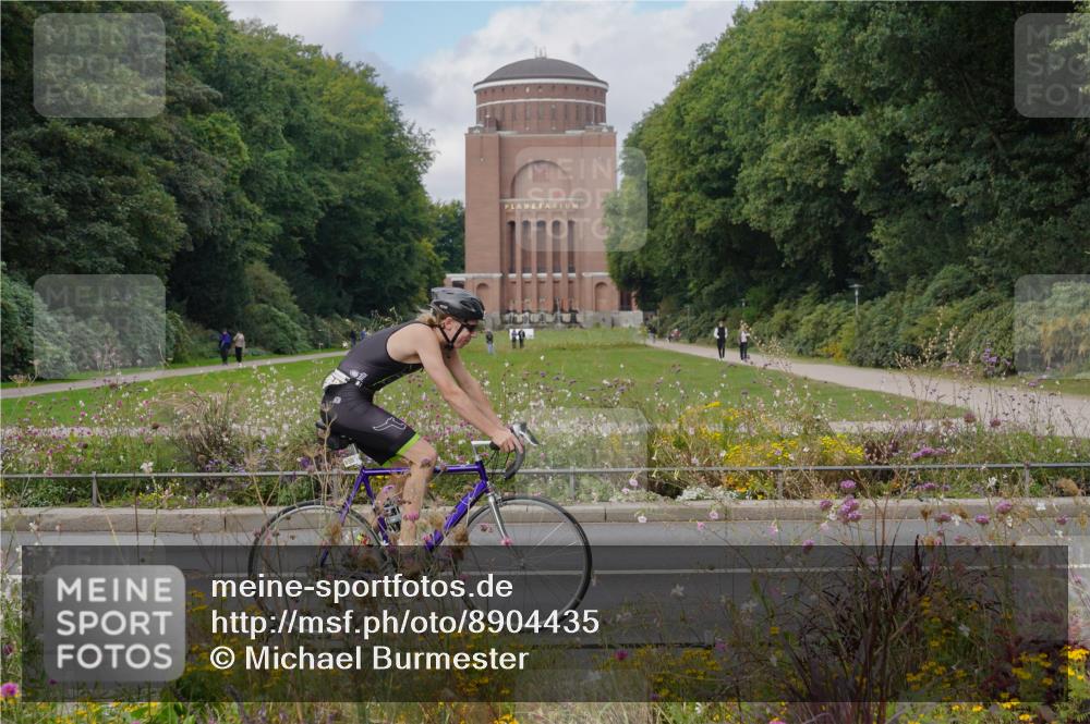 14.09.2025 - Stadtparktriathlon Michael Burmester http://msf.ph/oto/8904435 14.09.2025 11:23:32 Radfahren 858, 888, 966 meine-sportfotos.de