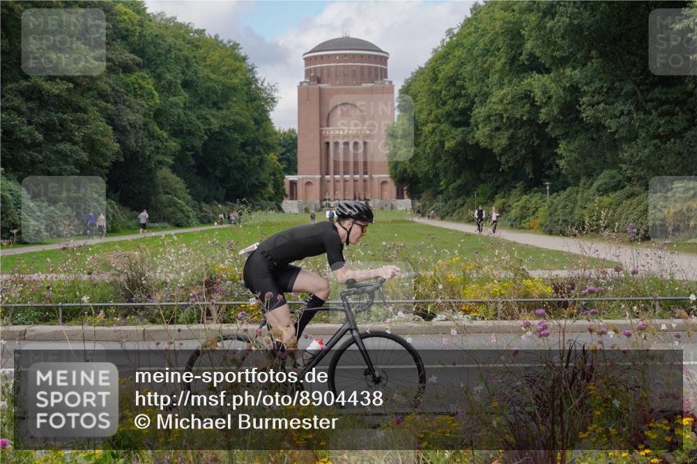 14.09.2025 - Stadtparktriathlon Michael Burmester http://msf.ph/oto/8904438 14.09.2025 11:23:43 Radfahren 849, 893, 936, 940, 943, 994, 1005, 1008 meine-sportfotos.de