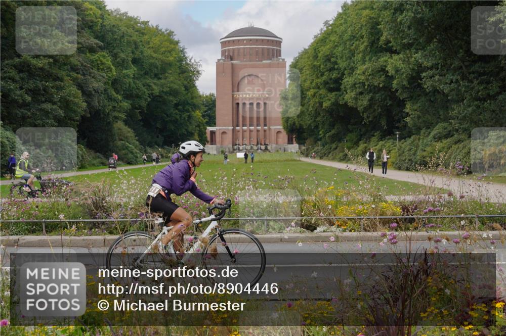 14.09.2025 - Stadtparktriathlon Michael Burmester http://msf.ph/oto/8904446 14.09.2025 11:23:54 Radfahren 824, 878, 940, 943, 986, 1008, 1011 meine-sportfotos.de