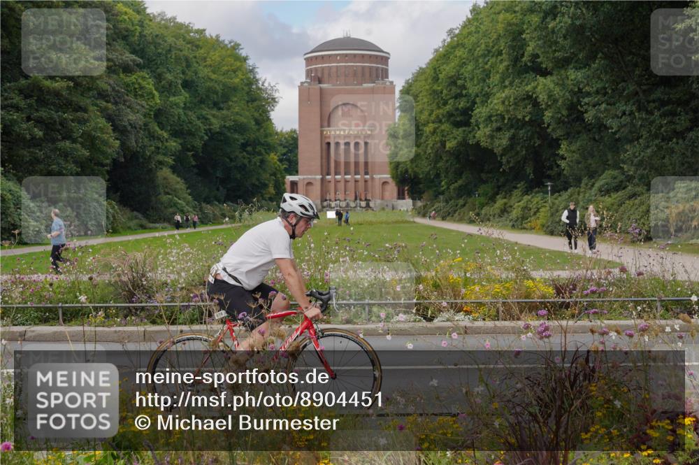 14.09.2025 - Stadtparktriathlon Michael Burmester http://msf.ph/oto/8904451 14.09.2025 11:24:05 Radfahren 823, 876, 878, 894, 895, 915, 924, 970, 986, 987 meine-sportfotos.de