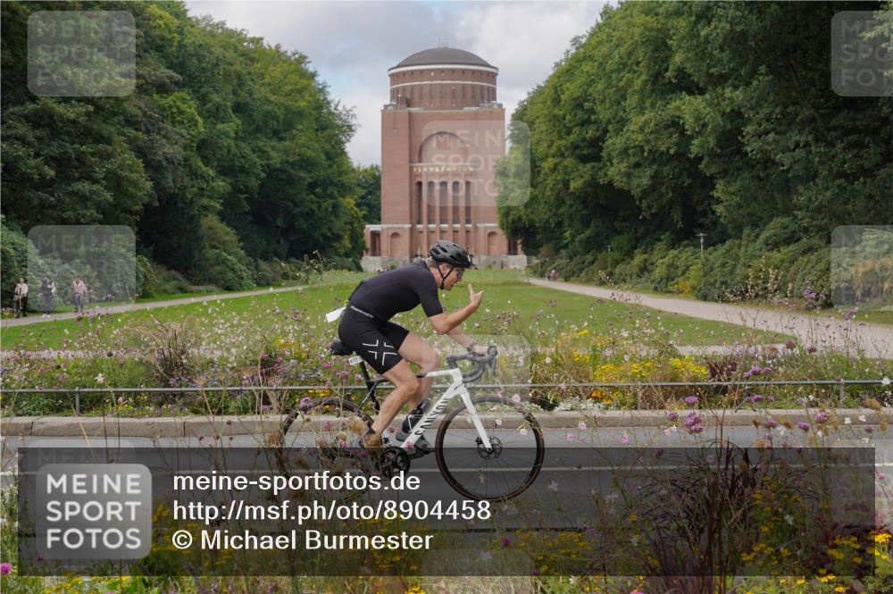 14.09.2025 - Stadtparktriathlon Michael Burmester http://msf.ph/oto/8904458 14.09.2025 11:24:42 Radfahren 756, 877, 900, 962 meine-sportfotos.de