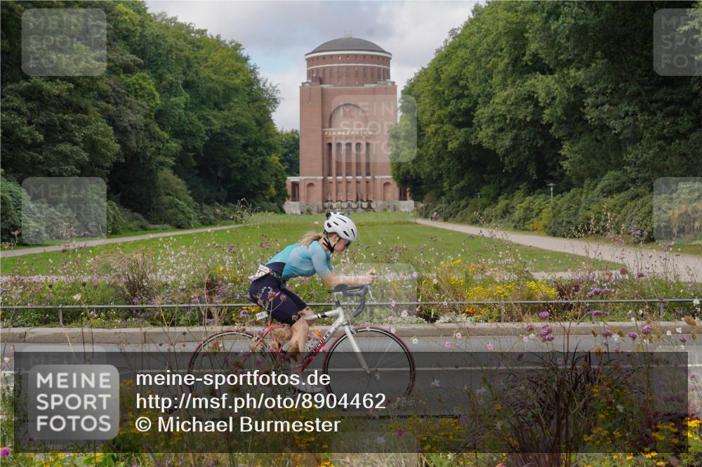14.09.2025 - Stadtparktriathlon Michael Burmester http://msf.ph/oto/8904462 14.09.2025 11:24:56 Radfahren 843, 950, 967 meine-sportfotos.de