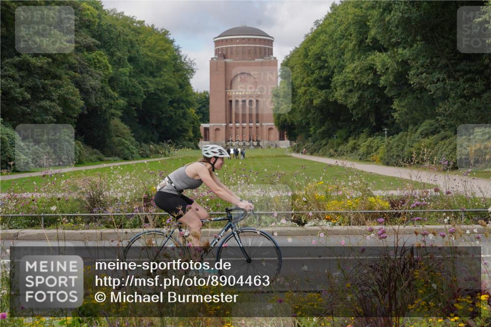 14.09.2025 - Stadtparktriathlon Michael Burmester http://msf.ph/oto/8904463 14.09.2025 11:24:57 Radfahren 839, 843, 950, 967 meine-sportfotos.de