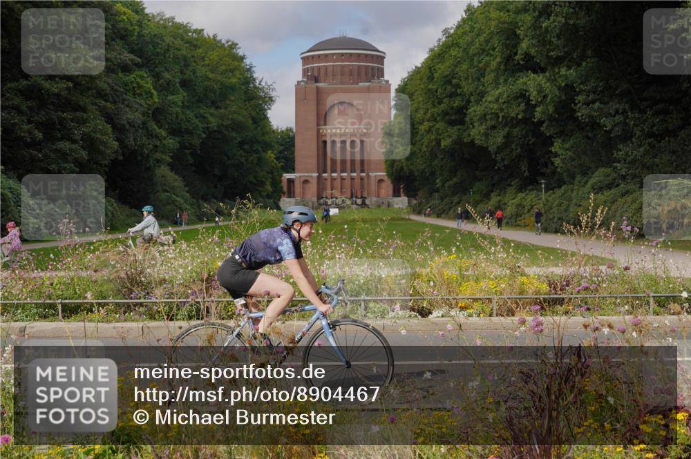 14.09.2025 - Stadtparktriathlon Michael Burmester http://msf.ph/oto/8904467 14.09.2025 11:25:35 Radfahren 826, 852, 919, 992, 1000 meine-sportfotos.de