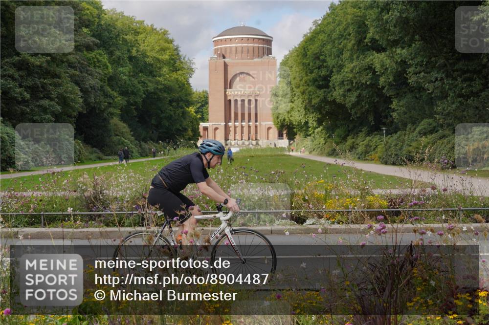 14.09.2025 - Stadtparktriathlon Michael Burmester http://msf.ph/oto/8904487 14.09.2025 11:26:46 Radfahren 898, 905, 911, 914, 932, 961 meine-sportfotos.de