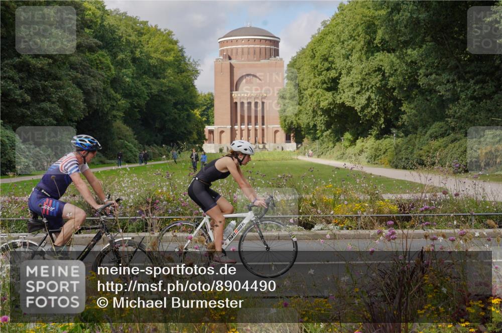 14.09.2025 - Stadtparktriathlon Michael Burmester http://msf.ph/oto/8904490 14.09.2025 11:26:57 Radfahren 868, 898, 932, 969, 985, 995 meine-sportfotos.de