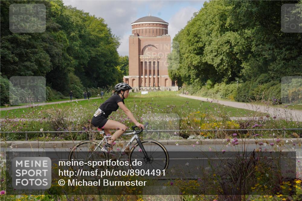 14.09.2025 - Stadtparktriathlon Michael Burmester http://msf.ph/oto/8904491 14.09.2025 11:26:58 Radfahren 868, 898, 932, 969, 985, 995 meine-sportfotos.de