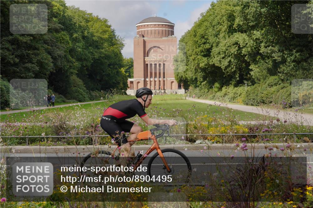 14.09.2025 - Stadtparktriathlon Michael Burmester http://msf.ph/oto/8904495 14.09.2025 11:27:25 Radfahren 838, 867, 874, 947, 979, 996 meine-sportfotos.de