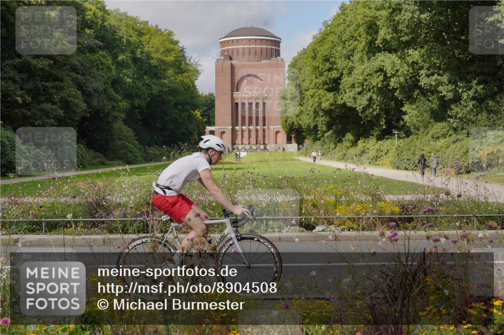 14.09.2025 - Stadtparktriathlon Michael Burmester http://msf.ph/oto/8904508 14.09.2025 11:27:55 Radfahren 833, 848, 853, 872, 890, 897, 916, 1009 meine-sportfotos.de