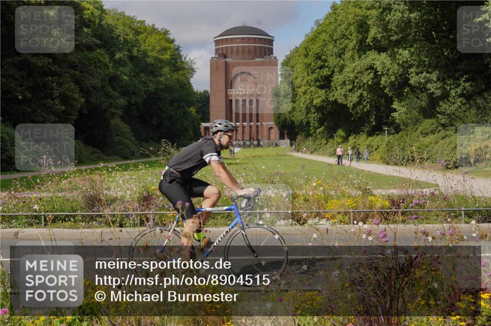 14.09.2025 - Stadtparktriathlon Michael Burmester http://msf.ph/oto/8904515 14.09.2025 11:28:30 Radfahren 861, 975 meine-sportfotos.de