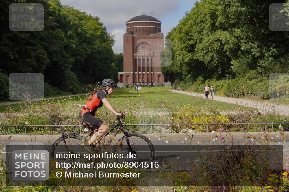 14.09.2025 - Stadtparktriathlon Michael Burmester http://msf.ph/oto/8904516 14.09.2025 11:28:35 Radfahren 861, 871, 975 meine-sportfotos.de