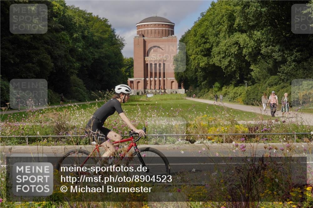 14.09.2025 - Stadtparktriathlon Michael Burmester http://msf.ph/oto/8904523 14.09.2025 11:28:55 Radfahren 973, 982, 984, 989 meine-sportfotos.de