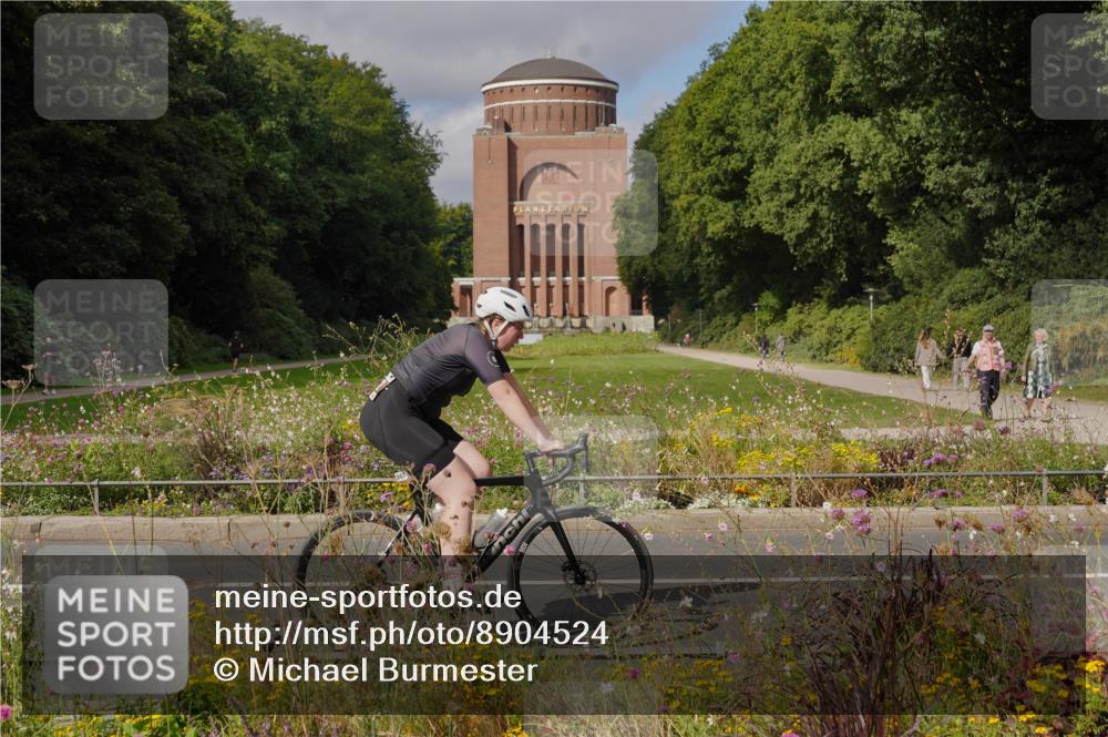 14.09.2025 - Stadtparktriathlon Michael Burmester http://msf.ph/oto/8904524 14.09.2025 11:28:56 Radfahren 973, 982, 984, 989 meine-sportfotos.de