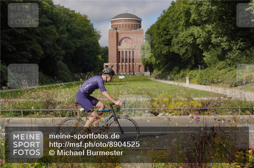 14.09.2025 - Stadtparktriathlon Michael Burmester http://msf.ph/oto/8904525 14.09.2025 11:29:27 Radfahren 827, 937 meine-sportfotos.de