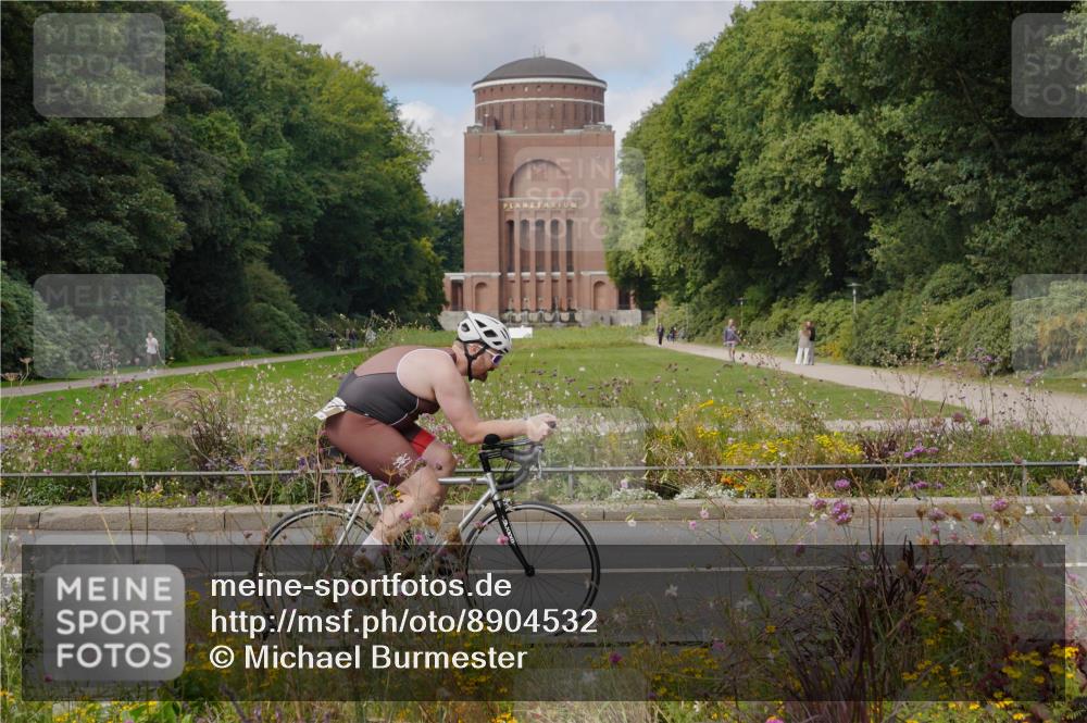 14.09.2025 - Stadtparktriathlon Michael Burmester http://msf.ph/oto/8904532 14.09.2025 11:30:11 Radfahren 828, 870, 918, 921, 939, 955 meine-sportfotos.de