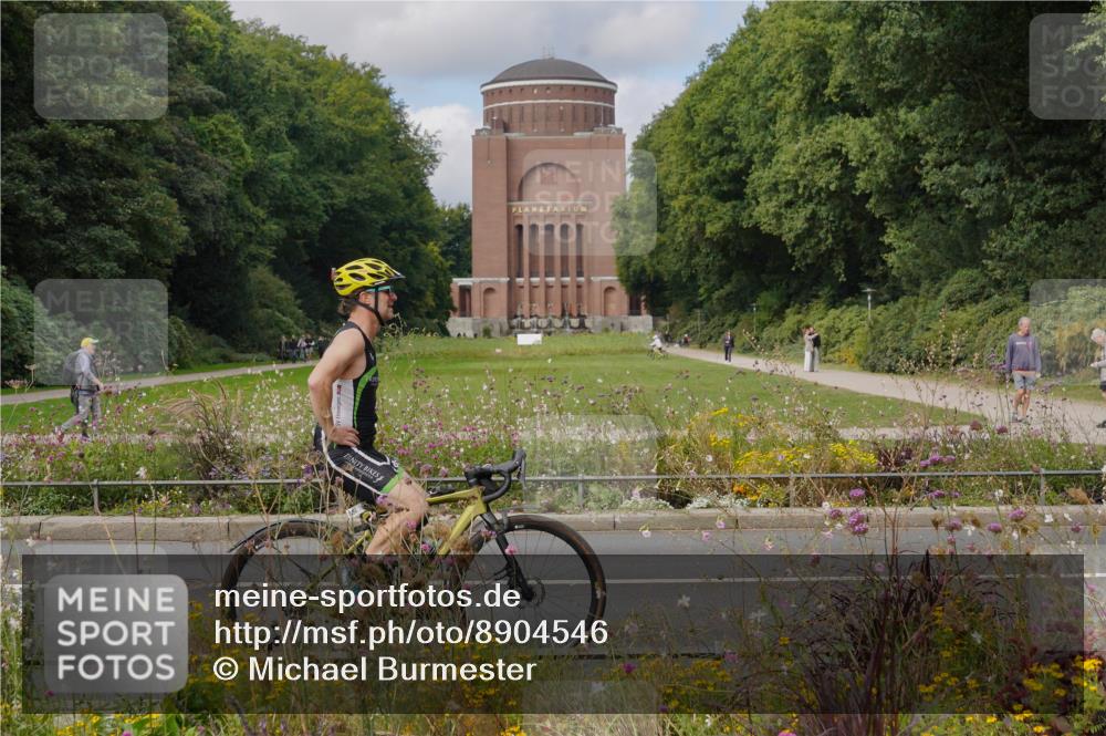 14.09.2025 - Stadtparktriathlon Michael Burmester http://msf.ph/oto/8904546 14.09.2025 11:30:41 Radfahren 822, 829, 850, 855, 952, 960, 1014 meine-sportfotos.de