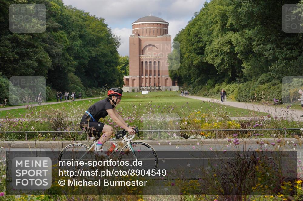 14.09.2025 - Stadtparktriathlon Michael Burmester http://msf.ph/oto/8904549 14.09.2025 11:31:01 Radfahren 862, 882, 920, 929, 945, 957, 964, 987 meine-sportfotos.de