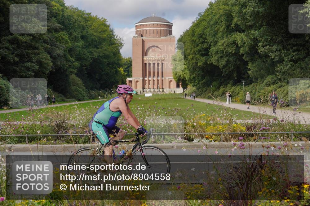 14.09.2025 - Stadtparktriathlon Michael Burmester http://msf.ph/oto/8904558 14.09.2025 11:31:20 Radfahren 858, 886, 943, 972, 978, 1001, 1002, 1007 meine-sportfotos.de