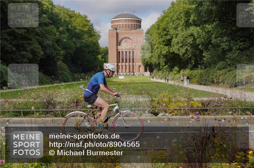 14.09.2025 - Stadtparktriathlon Michael Burmester http://msf.ph/oto/8904565 14.09.2025 11:31:41 Radfahren 876, 893, 895, 940, 958 meine-sportfotos.de