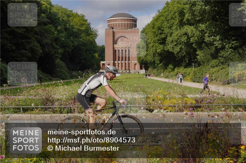 14.09.2025 - Stadtparktriathlon Michael Burmester http://msf.ph/oto/8904573 14.09.2025 11:32:08 Radfahren 877, 878, 900, 915, 966, 968, 1017 meine-sportfotos.de