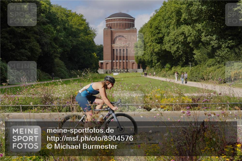 14.09.2025 - Stadtparktriathlon Michael Burmester http://msf.ph/oto/8904576 14.09.2025 11:32:17 Radfahren 894, 966, 968, 974, 997, 1017 meine-sportfotos.de