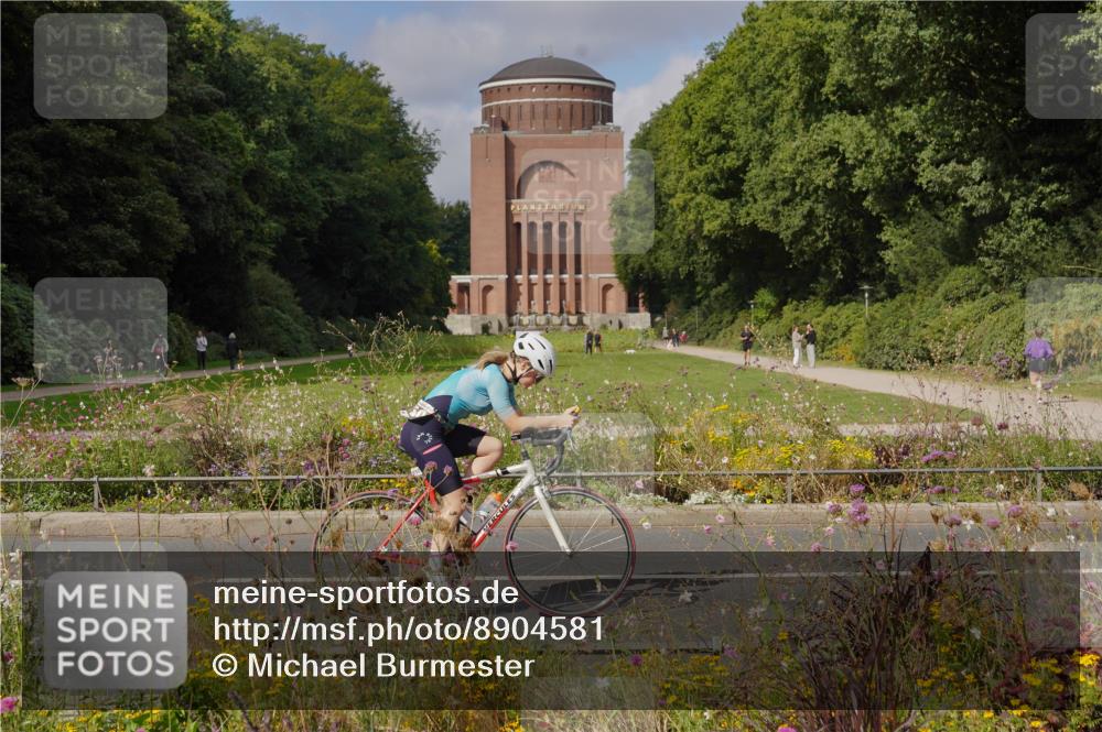 14.09.2025 - Stadtparktriathlon Michael Burmester http://msf.ph/oto/8904581 14.09.2025 11:32:45 Radfahren 936, 950, 967, 986 meine-sportfotos.de