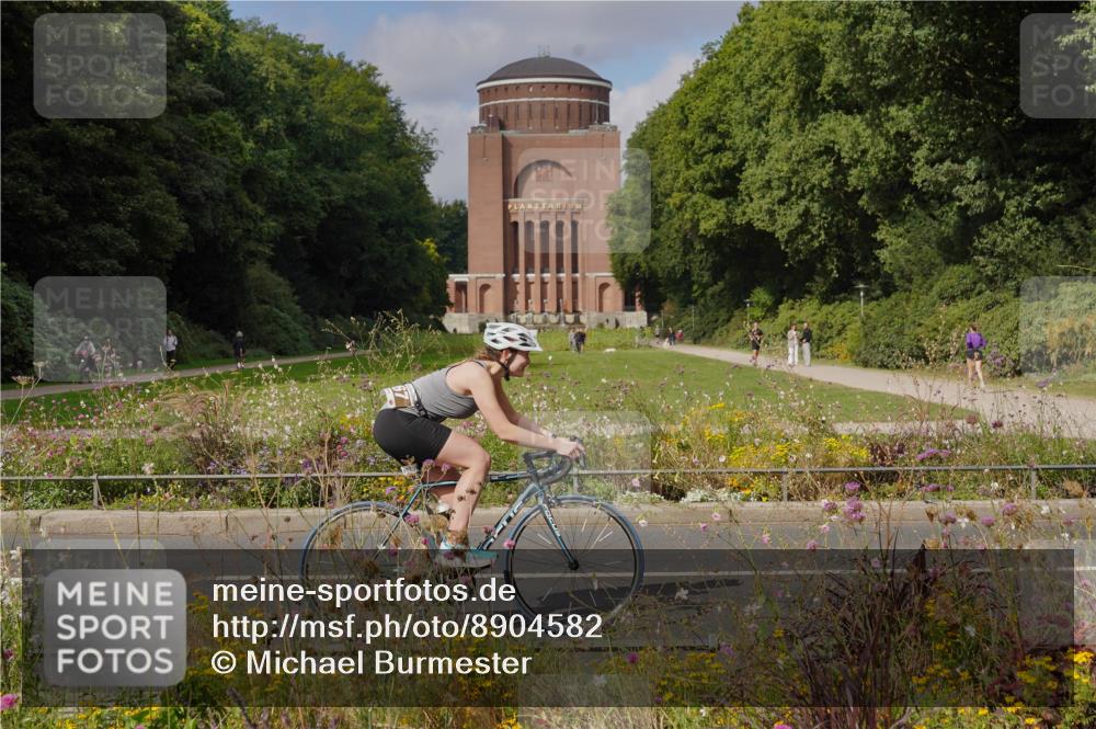 14.09.2025 - Stadtparktriathlon Michael Burmester http://msf.ph/oto/8904582 14.09.2025 11:32:47 Radfahren 936, 950, 967, 994 meine-sportfotos.de