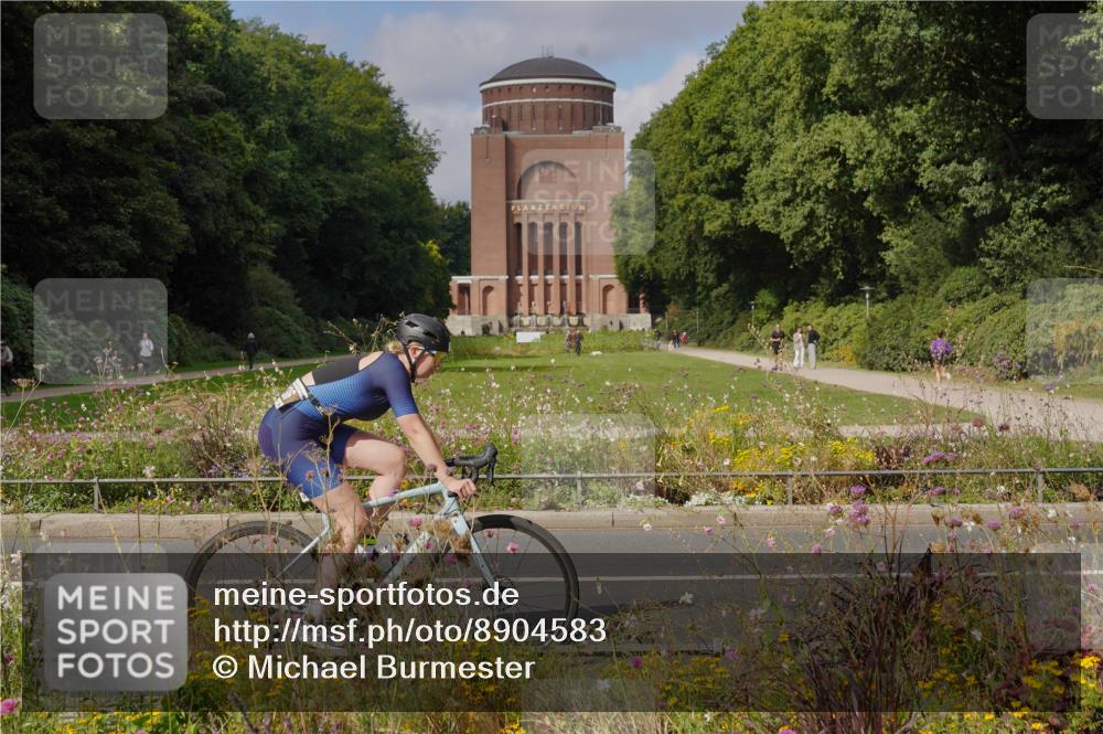 14.09.2025 - Stadtparktriathlon Michael Burmester http://msf.ph/oto/8904583 14.09.2025 11:32:49 Radfahren 936, 950, 967, 994 meine-sportfotos.de