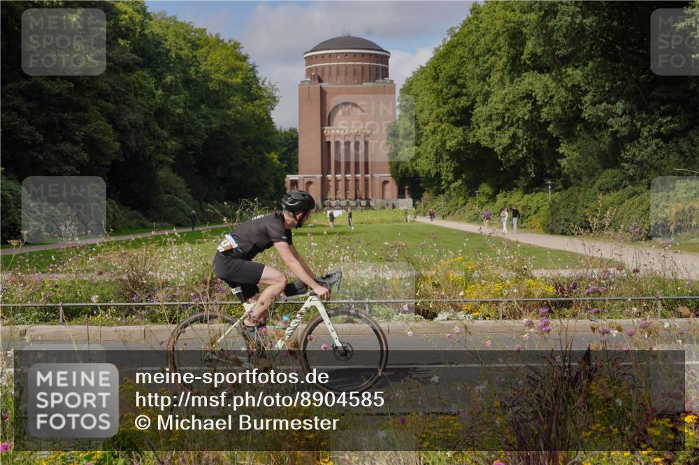 14.09.2025 - Stadtparktriathlon Michael Burmester http://msf.ph/oto/8904585 14.09.2025 11:33:05 Radfahren 843, 970 meine-sportfotos.de