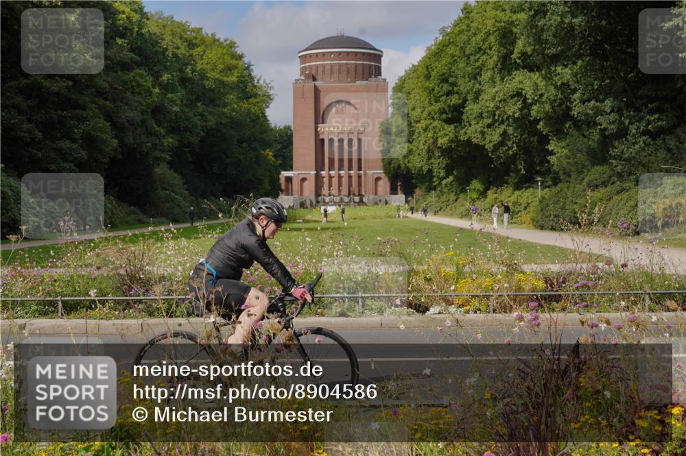 14.09.2025 - Stadtparktriathlon Michael Burmester http://msf.ph/oto/8904586 14.09.2025 11:33:06 Radfahren 843, 970 meine-sportfotos.de