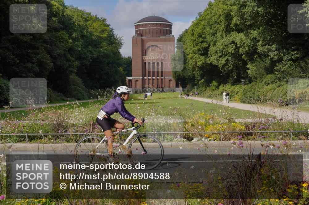 14.09.2025 - Stadtparktriathlon Michael Burmester http://msf.ph/oto/8904588 14.09.2025 11:33:18 Radfahren 824, 946, 980, 992, 1005, 1011, 1067 meine-sportfotos.de