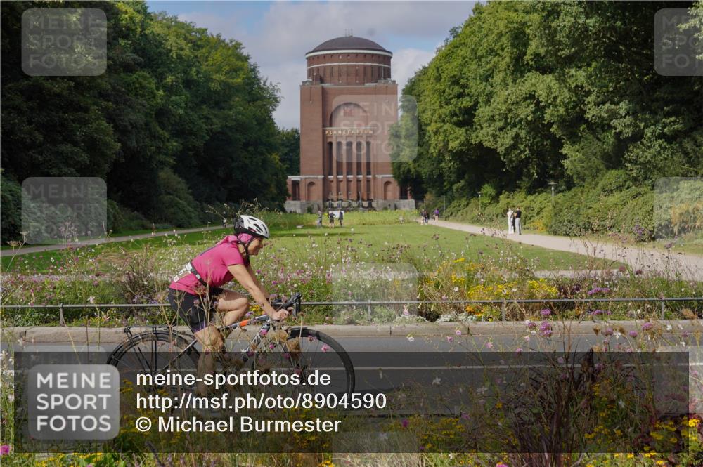 14.09.2025 - Stadtparktriathlon Michael Burmester http://msf.ph/oto/8904590 14.09.2025 11:33:22 Radfahren 824, 839, 946, 962, 980, 992, 1005, 1008, 1011, 1067 meine-sportfotos.de