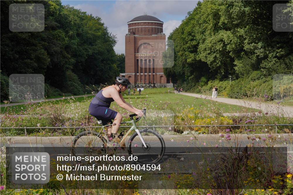 14.09.2025 - Stadtparktriathlon Michael Burmester http://msf.ph/oto/8904594 14.09.2025 11:33:30 Radfahren 824, 839, 962, 980, 1006, 1008, 1067, 1069 meine-sportfotos.de