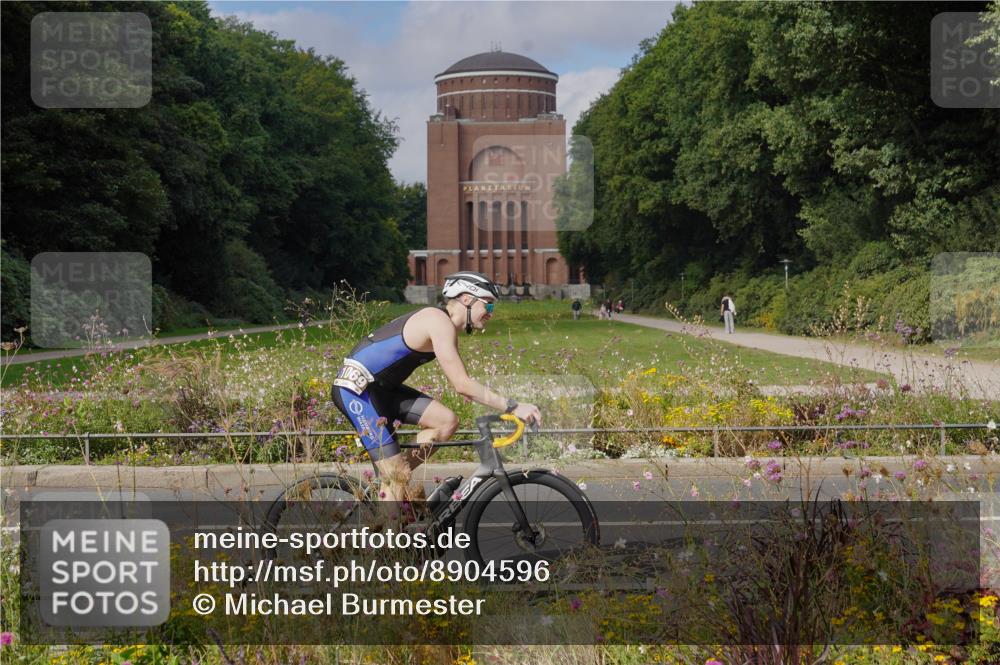 14.09.2025 - Stadtparktriathlon Michael Burmester http://msf.ph/oto/8904596 14.09.2025 11:33:39 Radfahren 951, 1006, 1069 meine-sportfotos.de