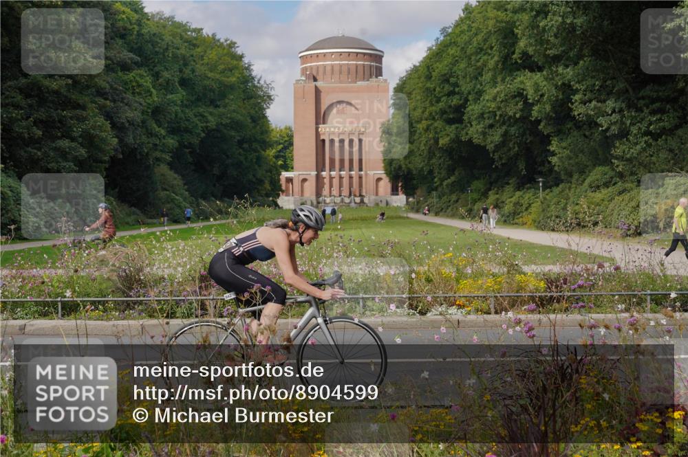 14.09.2025 - Stadtparktriathlon Michael Burmester http://msf.ph/oto/8904599 14.09.2025 11:34:03 Radfahren 911, 942, 1015, 1036 meine-sportfotos.de