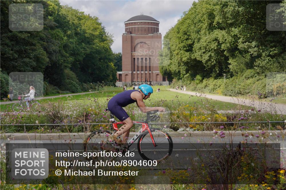 14.09.2025 - Stadtparktriathlon Michael Burmester http://msf.ph/oto/8904609 14.09.2025 11:34:39 Radfahren 902, 976, 993, 1035 meine-sportfotos.de