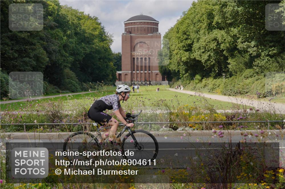14.09.2025 - Stadtparktriathlon Michael Burmester http://msf.ph/oto/8904611 14.09.2025 11:34:48 Radfahren 976, 979, 993 meine-sportfotos.de
