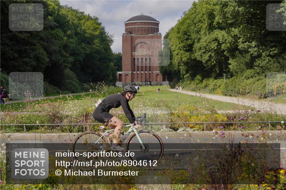14.09.2025 - Stadtparktriathlon Michael Burmester http://msf.ph/oto/8904612 14.09.2025 11:34:53 Radfahren 976, 979, 1082 meine-sportfotos.de