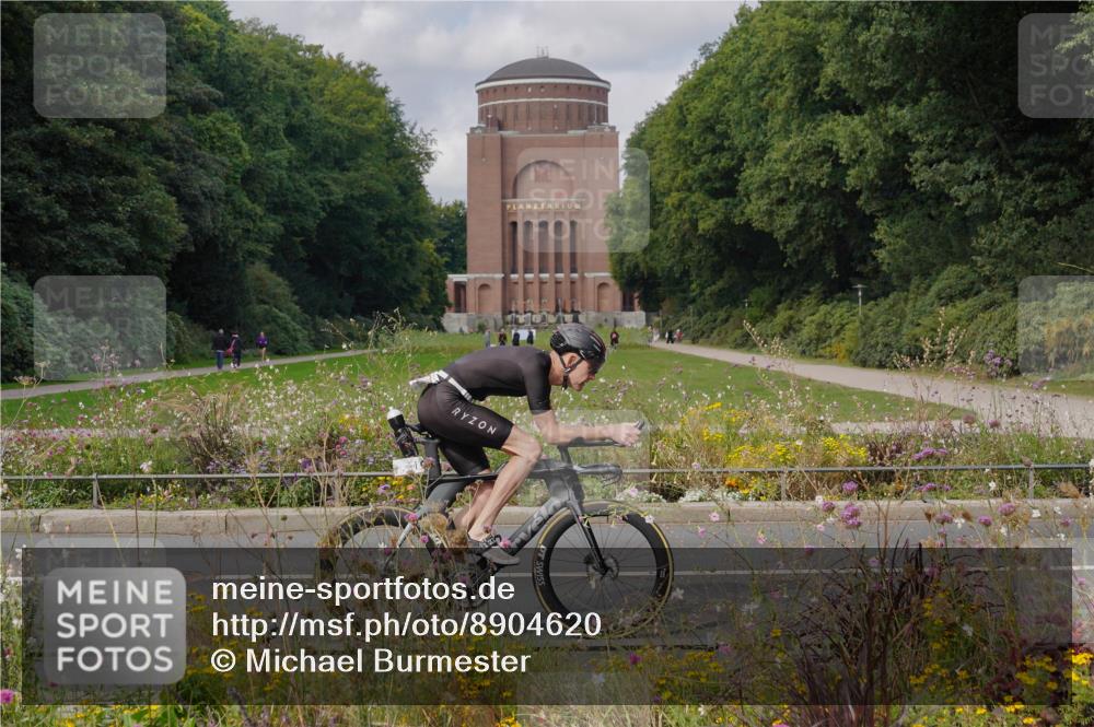 14.09.2025 - Stadtparktriathlon Michael Burmester http://msf.ph/oto/8904620 14.09.2025 11:35:22 Radfahren 931, 932, 947, 990, 1041 meine-sportfotos.de