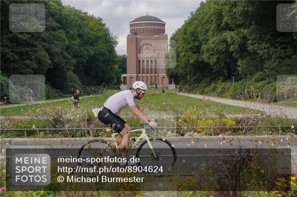 14.09.2025 - Stadtparktriathlon Michael Burmester http://msf.ph/oto/8904624 14.09.2025 11:35:34 Radfahren 931, 941, 1020, 1023 meine-sportfotos.de